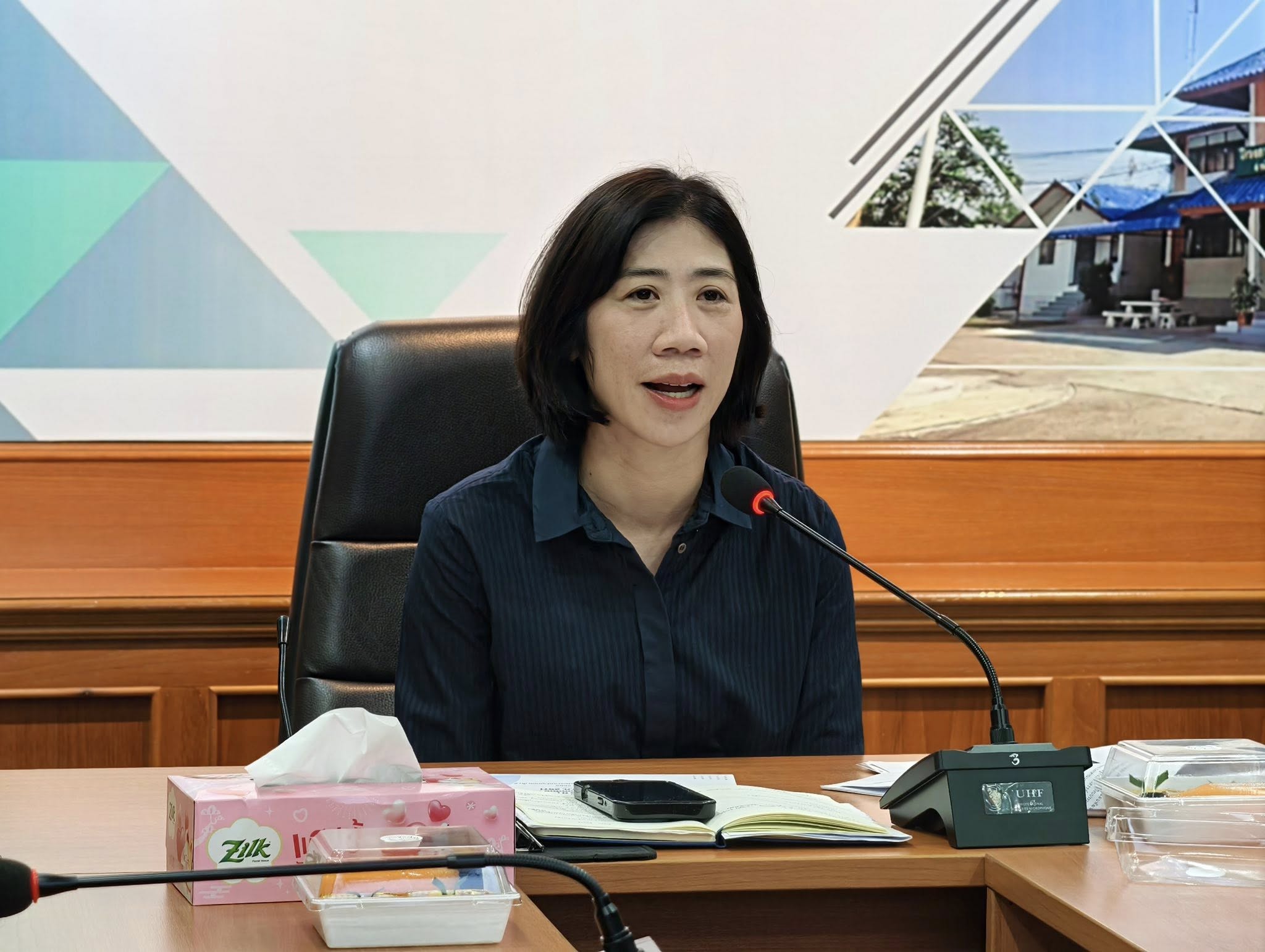 title - ส.ป.ก.อ่างทอง เข้าร่วมประชุมทบทวนการจัดทำแผนพัฒนาการเกษตรและสหกรณ์ของจังหวัด ภายใต้แผนพัฒนาจังหวัด 5 ปี (พ.ศ. 2571 - 2575) และแผนปฏิบัติราชการประจำปีงบประมาณ พ.ศ. 2571